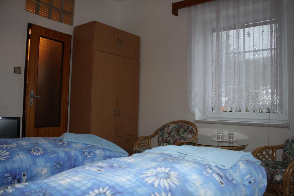 Penzion U Antonickova Pramene Mariánské Lázně Exterior foto